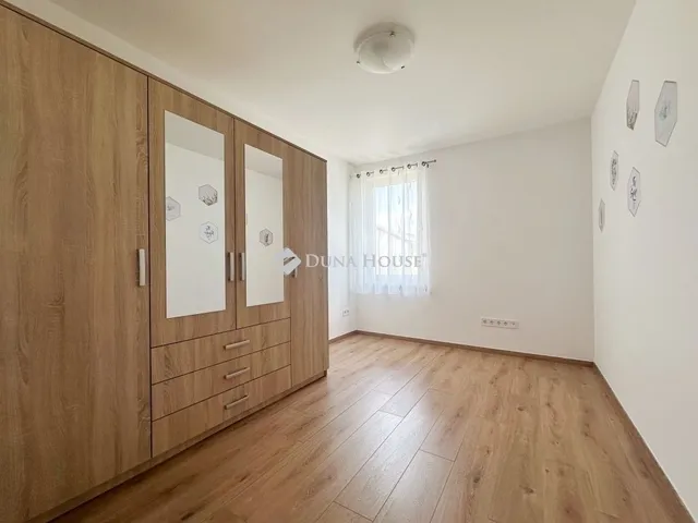 Eladó lakás Kozármisleny 78 nm