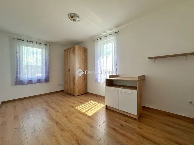 Eladó lakás Kozármisleny 78 nm