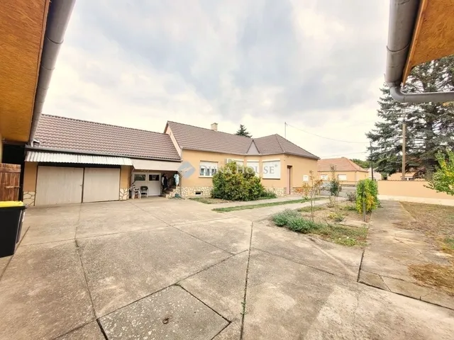 Eladó ház Udvar 91 nm
