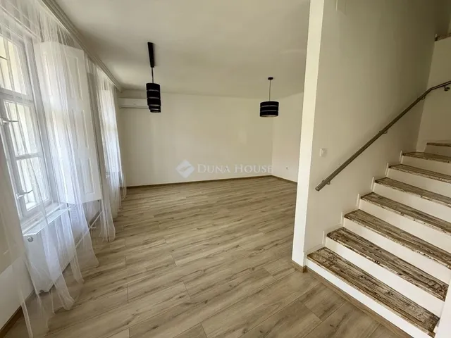 Eladó lakás Pécs 85 nm