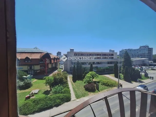 Eladó lakás Pécs 99 nm