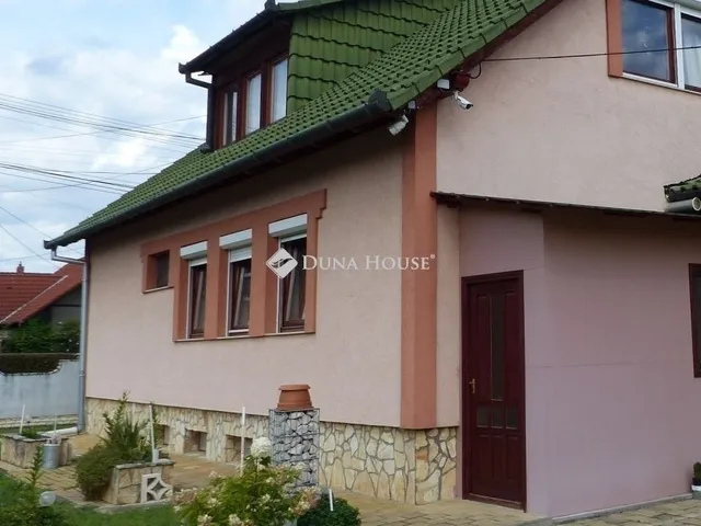 Eladó ház Kozármisleny 180 nm