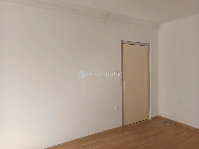 Eladó lakás Szentlőrinc 57 nm