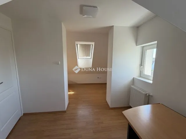 Eladó lakás Pécs 91 nm