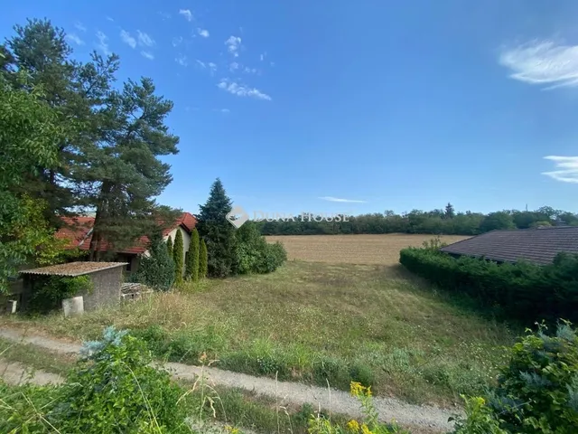 Eladó telek Pécs 842 nm