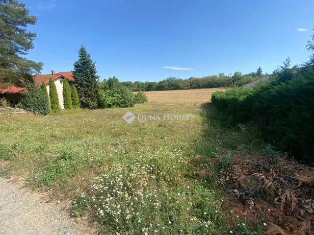 Eladó telek Pécs 842 nm