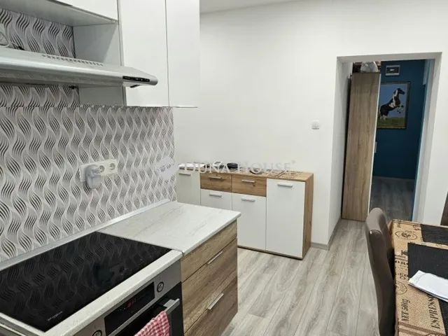 Eladó lakás Pécs, Uránváros 54 nm