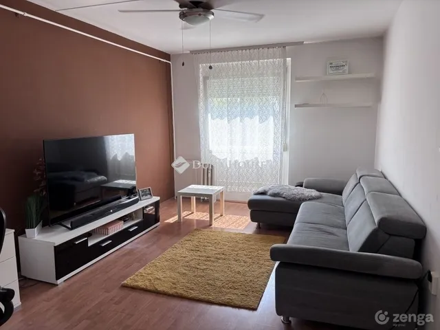 Eladó lakás Pécs, Málom 74 nm