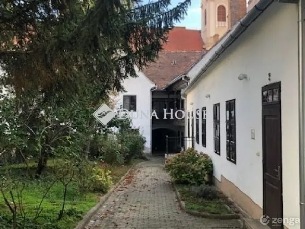 Eladó lakás Pécs 74 nm