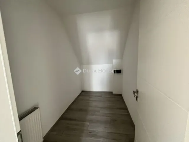Eladó ház Kozármisleny 200 nm