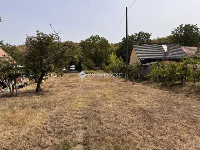 Eladó telek Pécs 2796 nm
