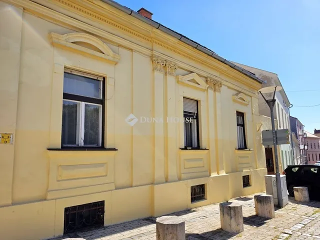 Eladó lakás Pécs 149 nm