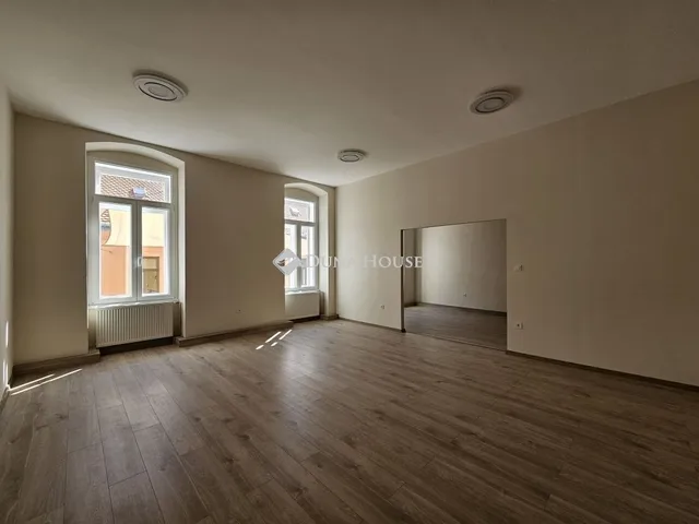 Eladó lakás Pécs 97 nm