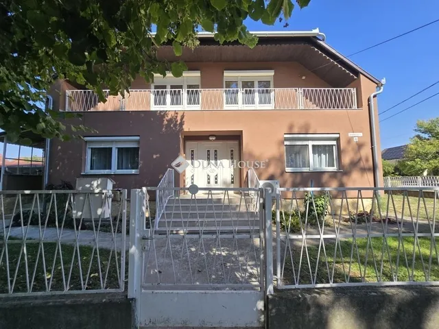 Eladó ház Szentlőrinc 180 nm
