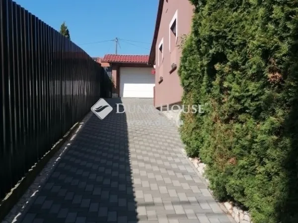 Eladó ház Komló 95 nm