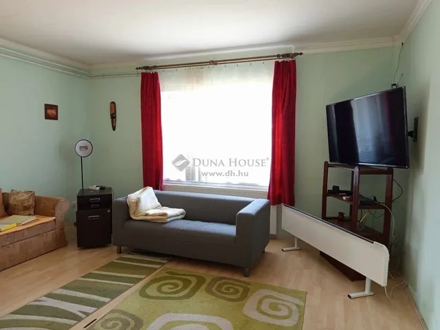 Eladó ház Komló 110 nm