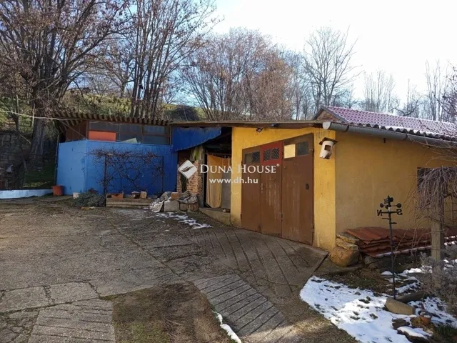Eladó ház Komló 110 nm