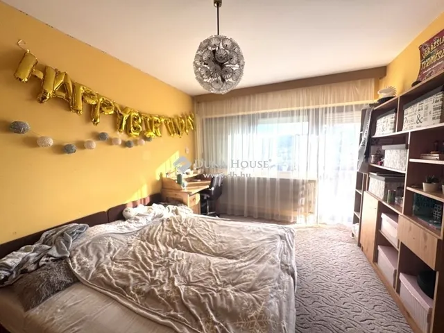 Eladó ház Komló 240 nm
