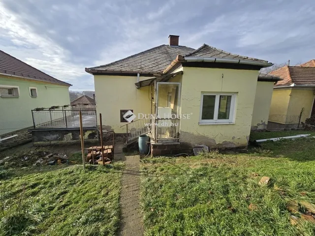 Eladó ház Komló 100 nm