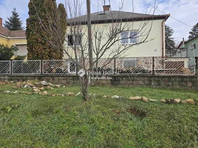Eladó ház Komló 100 nm