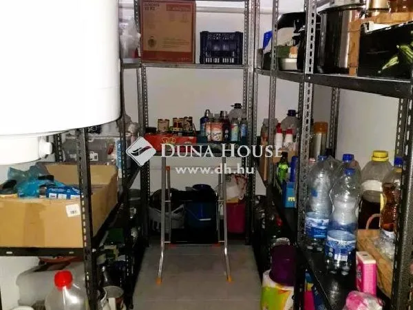 Eladó ház Komló 210 nm