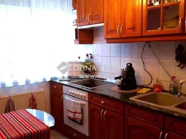 Eladó ház Komló 210 nm