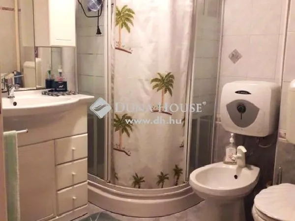 Eladó ház Komló 210 nm