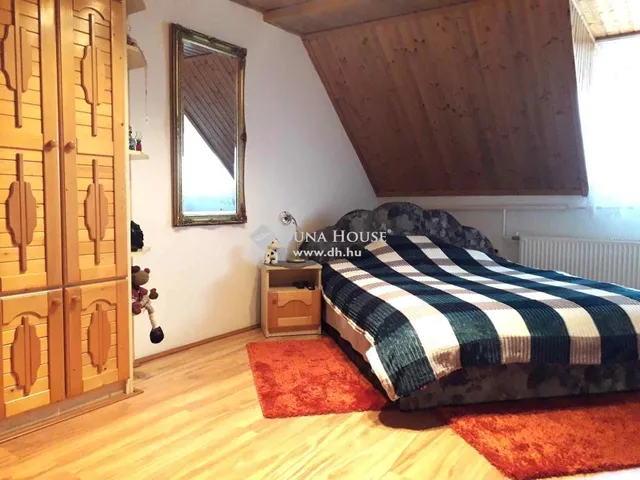 Eladó ház Komló 210 nm