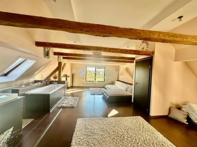 Eladó ház Pécs 180 nm