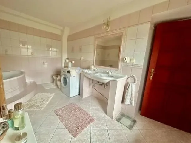 Eladó ház Pécs 180 nm