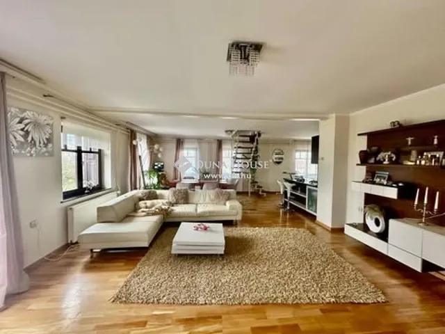 Eladó ház Pécs 180 nm