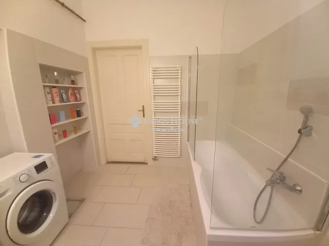 Eladó lakás Pécs 89 nm