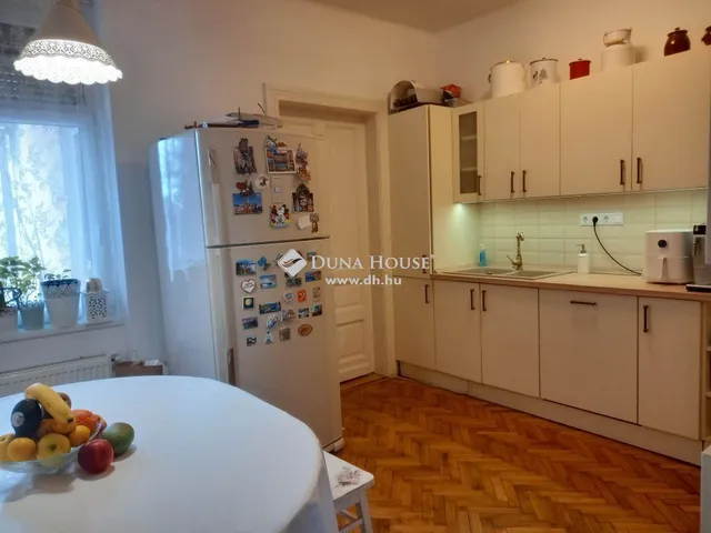 Eladó lakás Pécs 89 nm