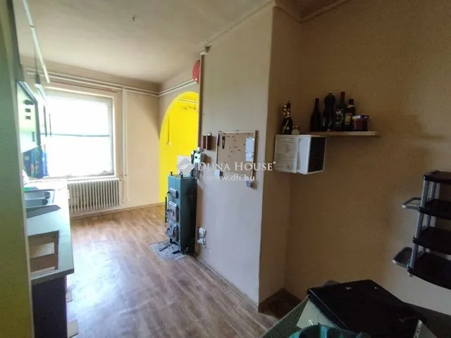 Eladó lakás Komló, Kenderföld 46 nm