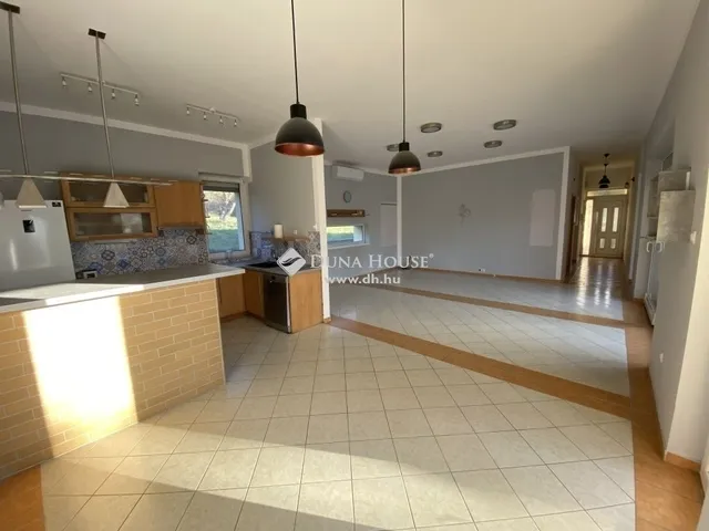 Eladó ház Nagykozár 150 nm