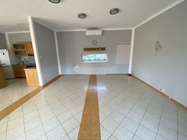 Eladó ház Nagykozár 150 nm