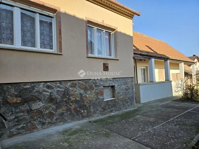Eladó ház Palotabozsok 120 nm