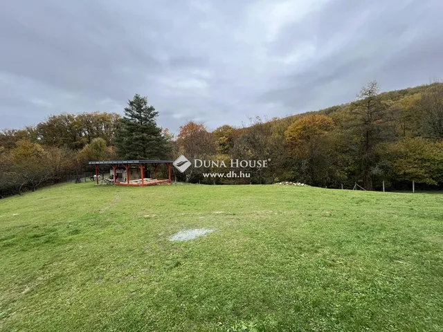 Eladó ház Komló 228 nm