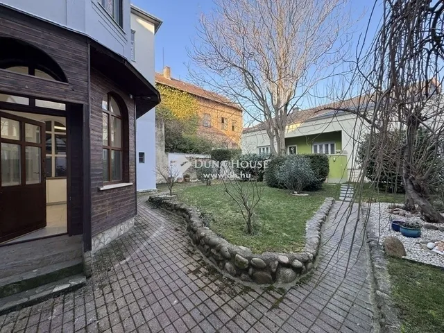 Eladó lakás Pécs 138 nm