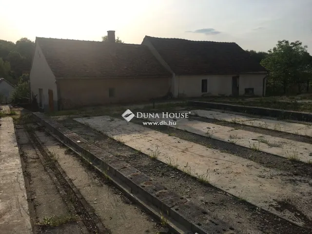 Eladó telek Keszü 2480 nm