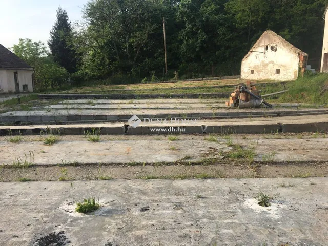 Eladó telek Keszü 2480 nm