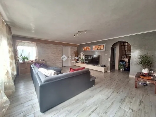 Eladó ház Siklós 240 nm