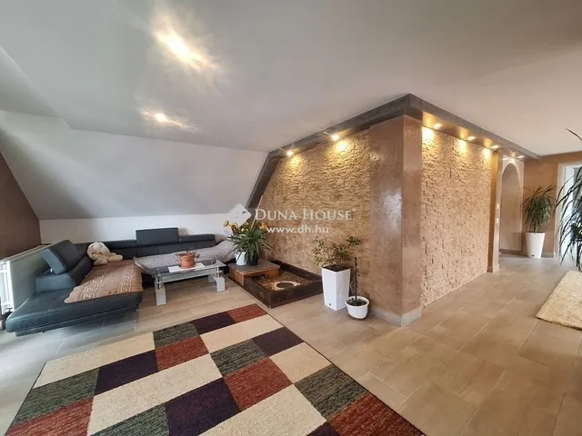 Eladó ház Siklós 240 nm