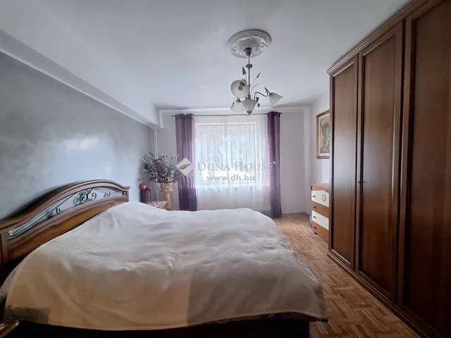 Eladó ház Siklós 240 nm