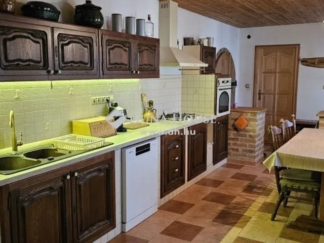 Eladó ház Egerág 178 nm