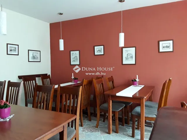 Eladó ház Dunaszekcső 265 nm