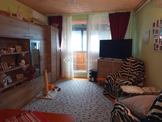 Eladó lakás Komló, Szilvás 63 nm