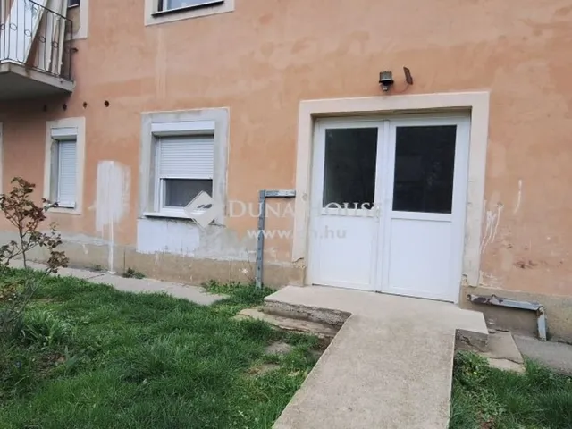 Eladó lakás Komló, Kökönyös 51 nm