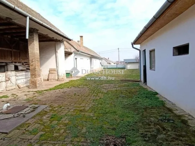 Eladó ház Töttös 110 nm