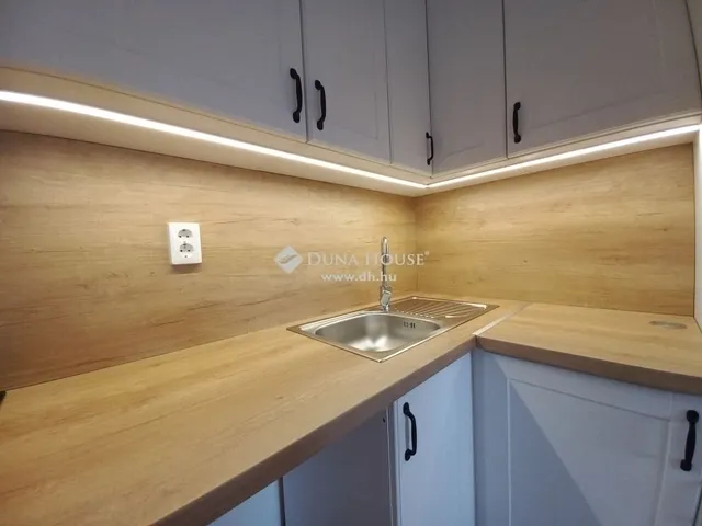 Eladó lakás Pécs 69 nm